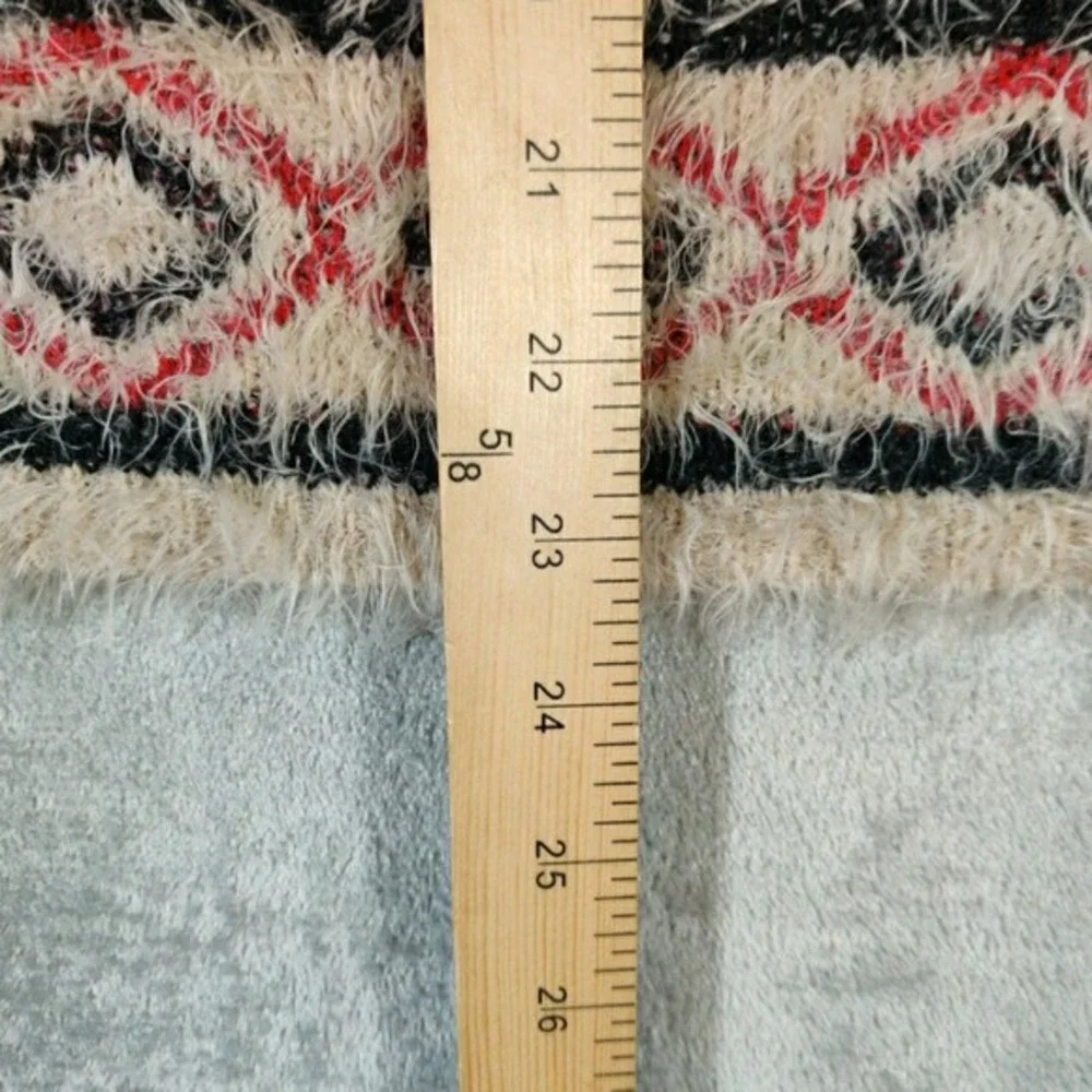 Double‎ Zero Sweater Womens Medium Cream Colored Fuzzy Aztec Print